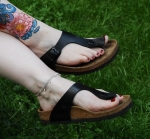 Birkenstocks und Bodypainting